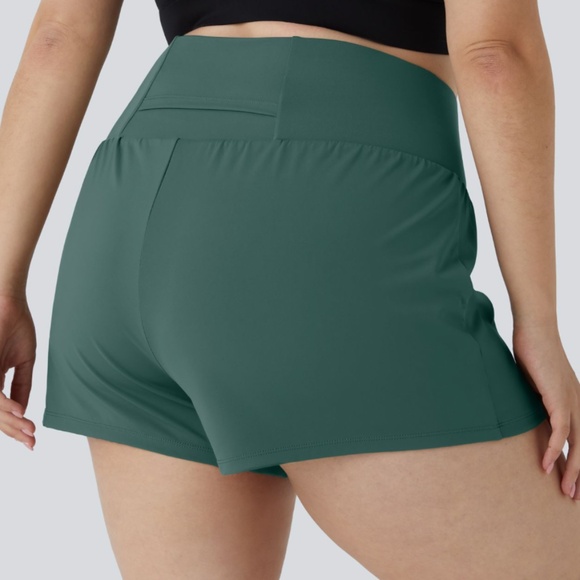 Bundle of Halara Pocket Plus Pocket 2-in-1 Gym Plus Size Shorts 2.5'' - Picture 2 of 7